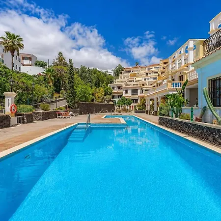 Дом отдыха Cozy In - Pool & Private Terrace Адехе